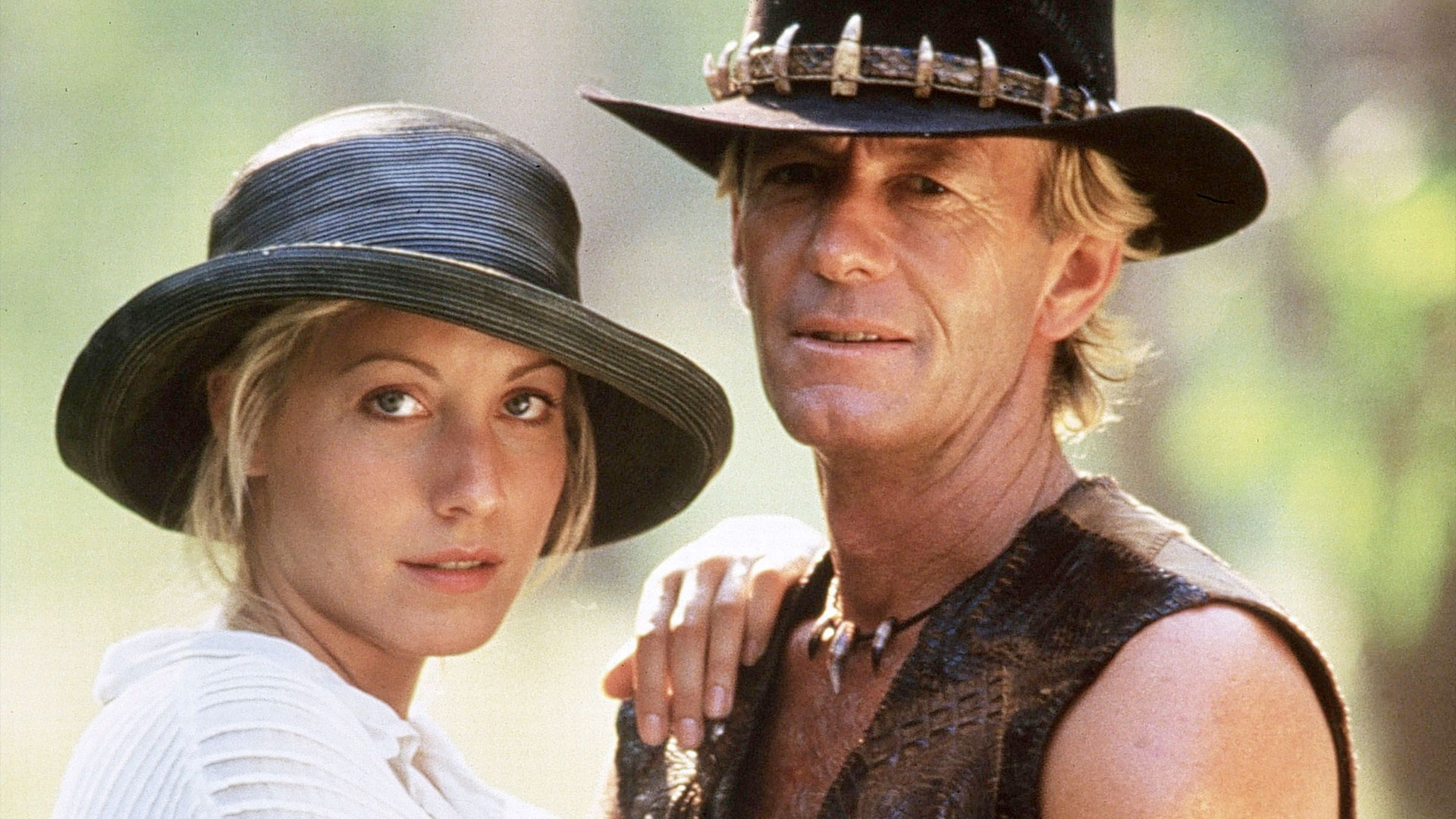 Paul Hogan and Linda Kozlowski in Crocodile Dundee 2