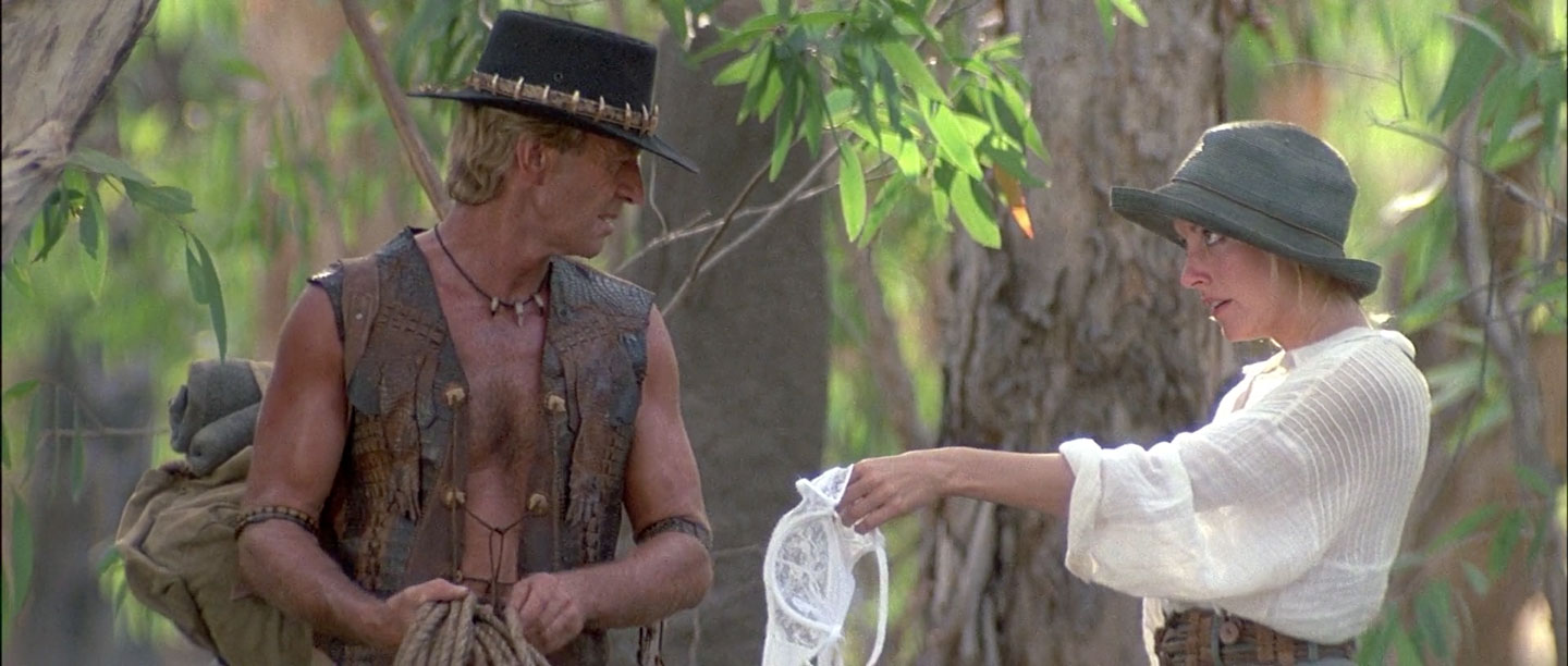 Paul Hogan and Linda Kozlowski in Crocodile Dundee 2