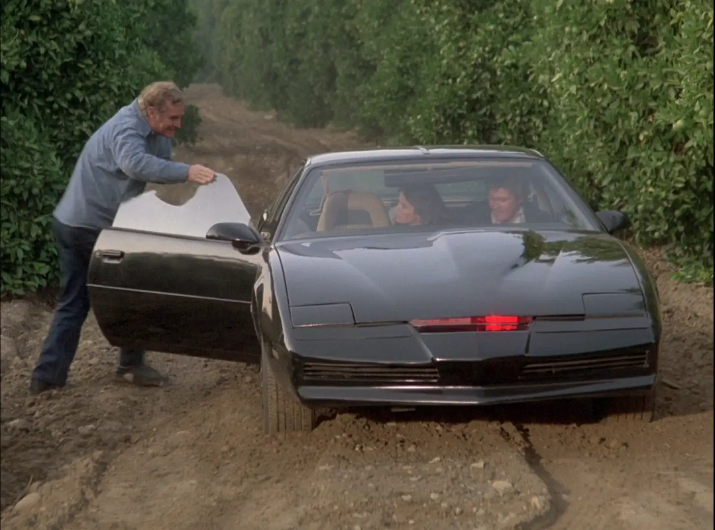 Edward Mulhare, Mary-Margaret Humes and David Hasselhoff in Knight Rider: No Big Thing